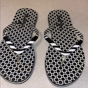 Vera Bradley flip flops